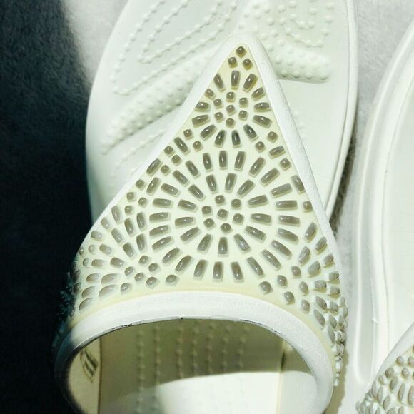 Crocs Women’s Monterey Shimmer White Wedge Sandal - Picture 8 of 11